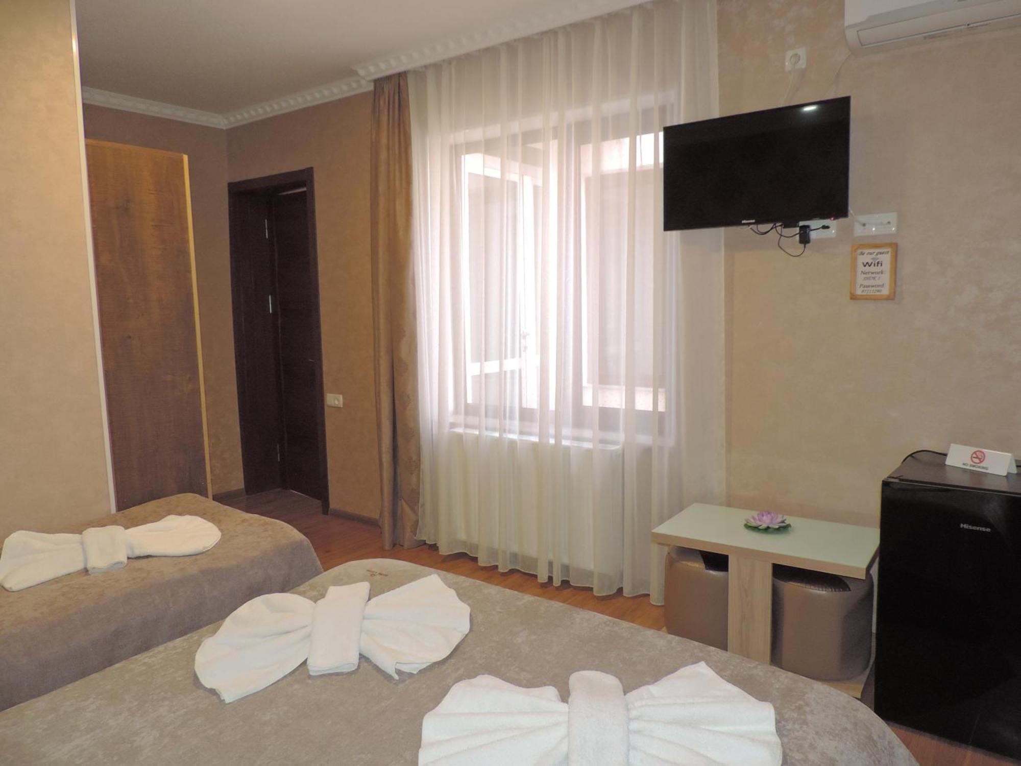 Hotel Lotus 아할치헤 외부 사진