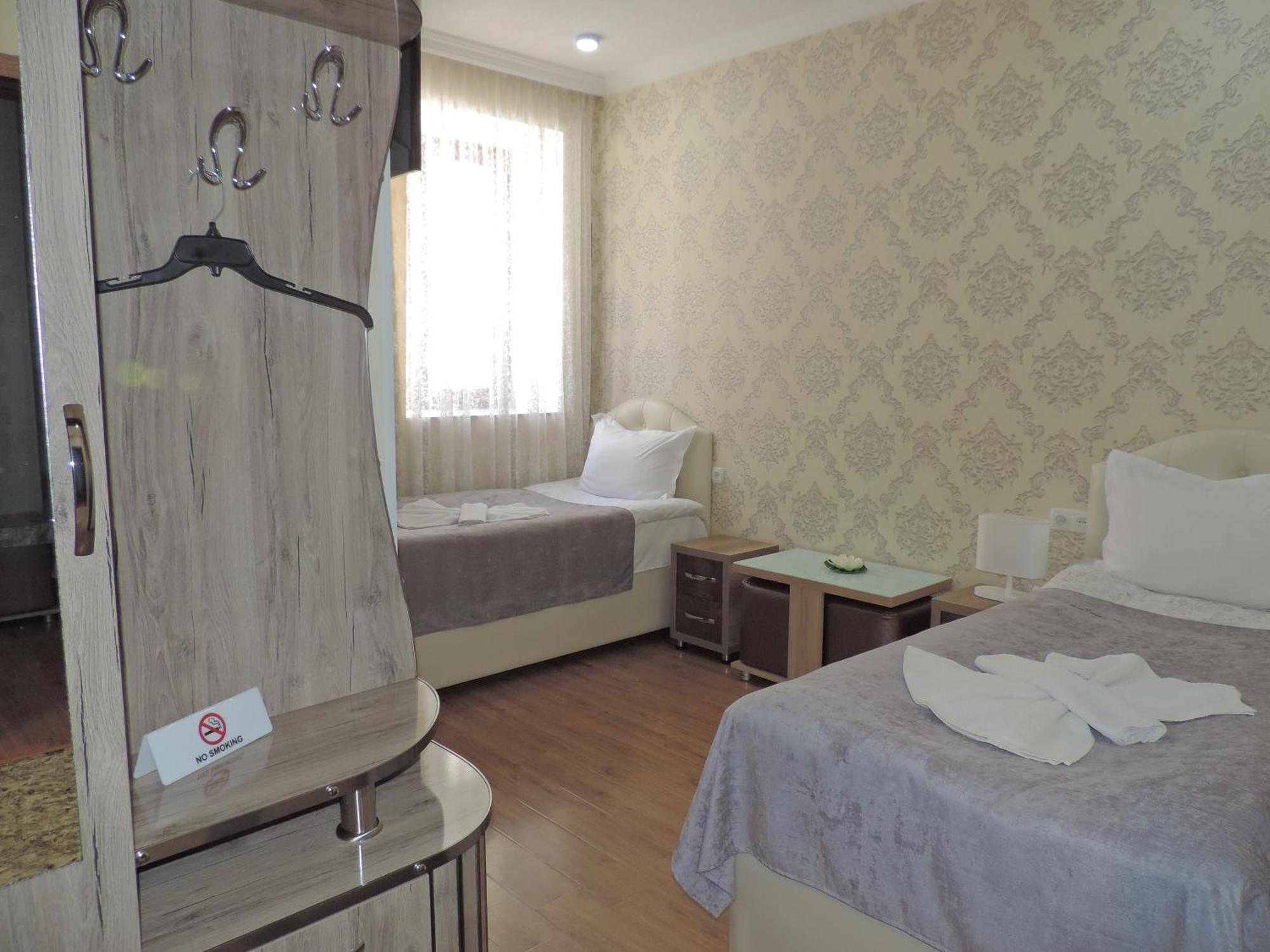 Hotel Lotus 아할치헤 외부 사진