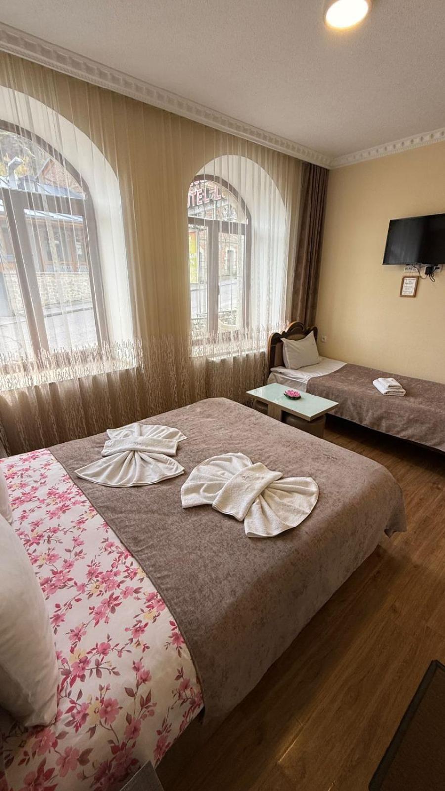 Hotel Lotus 아할치헤 외부 사진
